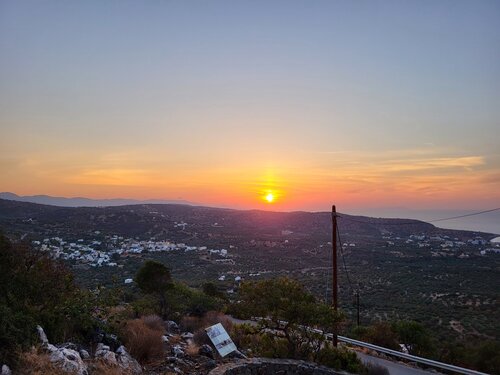 Coucher de soleil depuis la grotte de Milatos